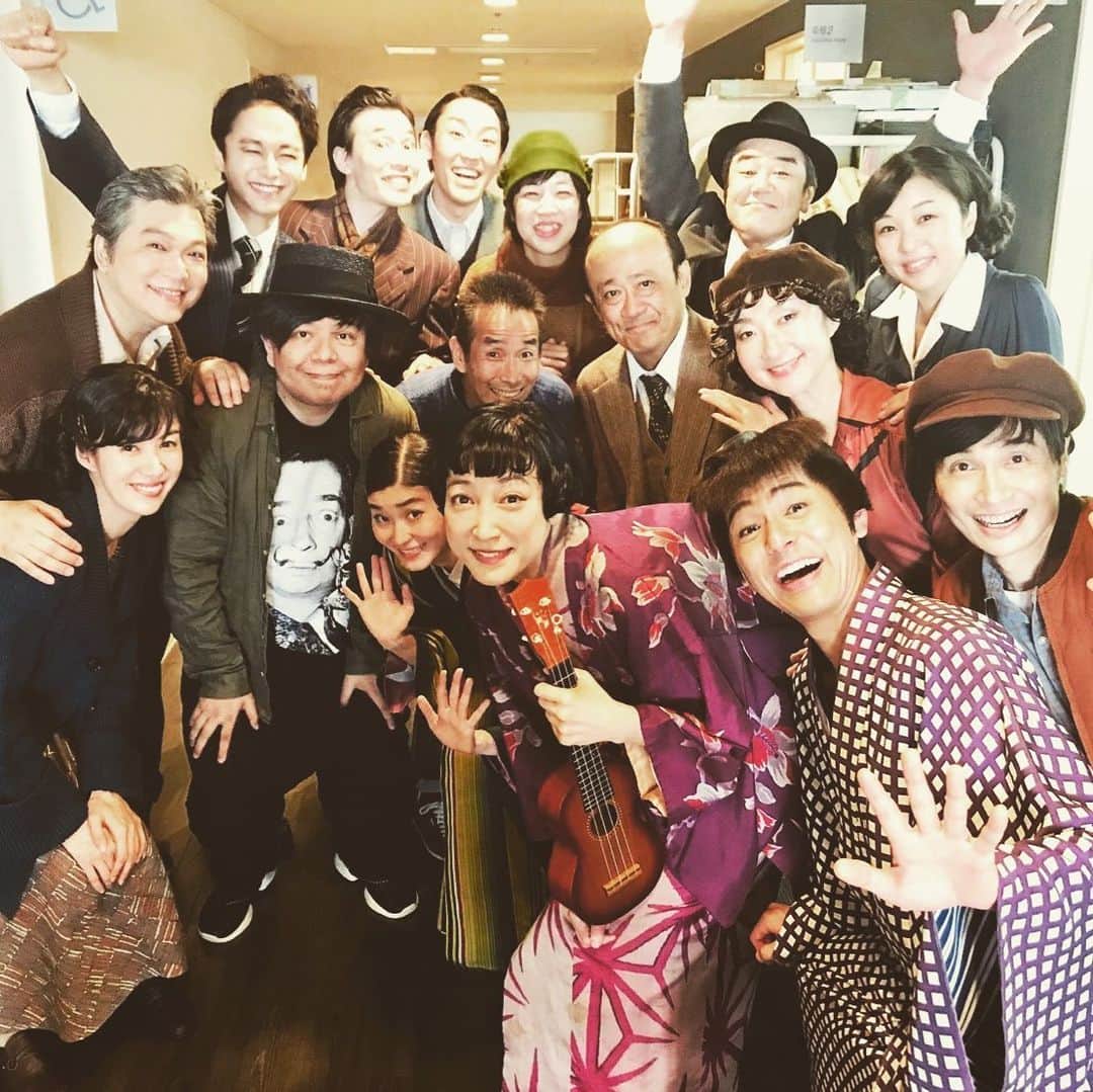 三上市朗のインスタグラム：「「キネマと恋人」大千穐楽でございます。 この公演に関わった全てのスタッフの皆さん、キャストの皆さん、そしてなにより観てくださった皆さん！ありがとうございました😊始まりがあると必ず終わりを迎えるのはわかっていても寂しいもんです。とにかく最高に楽しかったー！ #キネマと恋人」