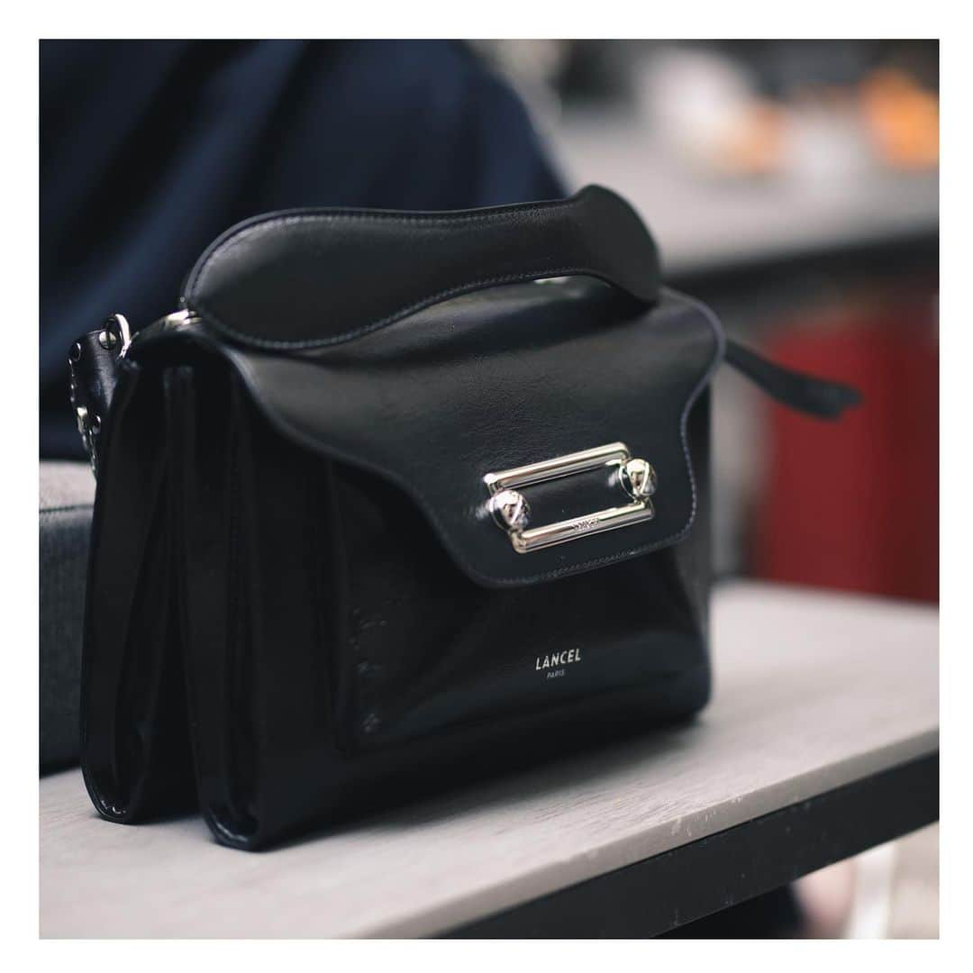 ランセルさんのインスタグラム写真 - (ランセルInstagram)「Clic, clac, tout est dans le sac Clic – Cuir lisse – Noir Clic... It’s in the bag Clic – Smooth leather – Black #ClicbyLancel #BacktoBlack #Lancel」7月28日 18時37分 - lancelparis