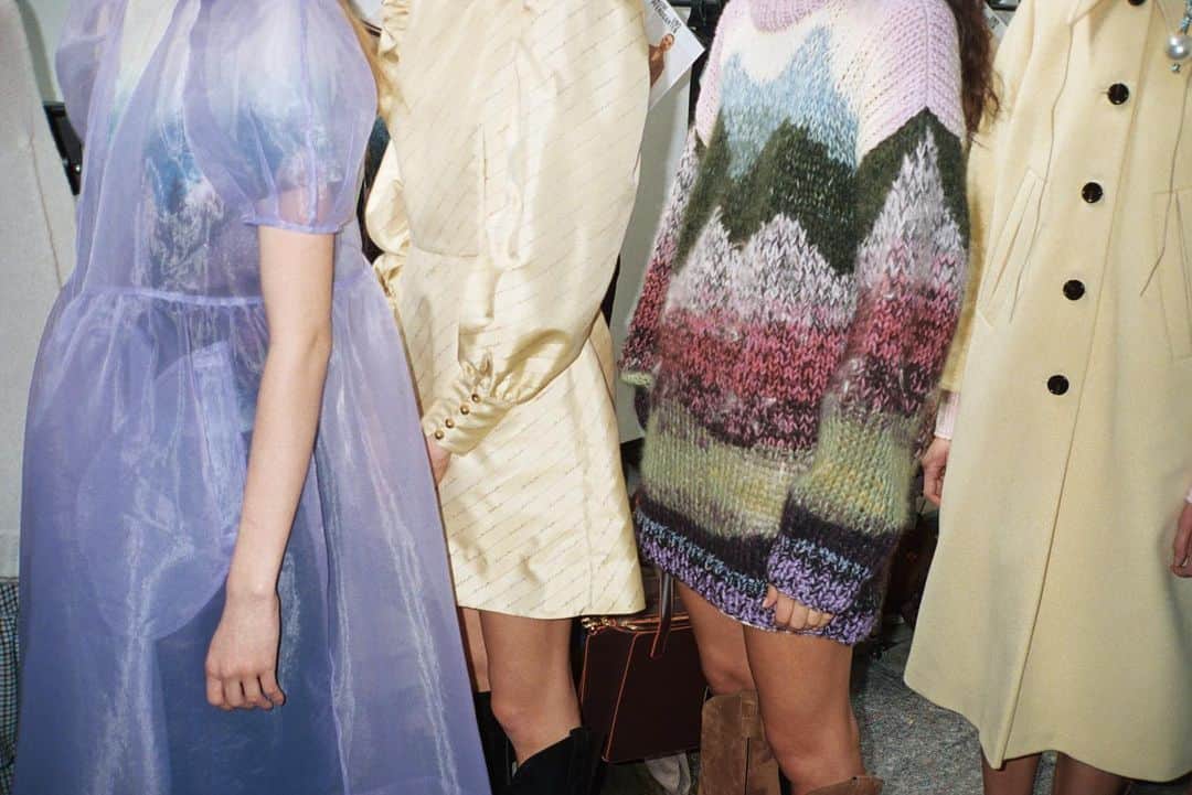 のインスタグラム：「Our favourite colour palette is back for #AW19 💜💛 . Head to our link in bio to shop our 20 year anniversary collection . #BaumundPferdgarten」