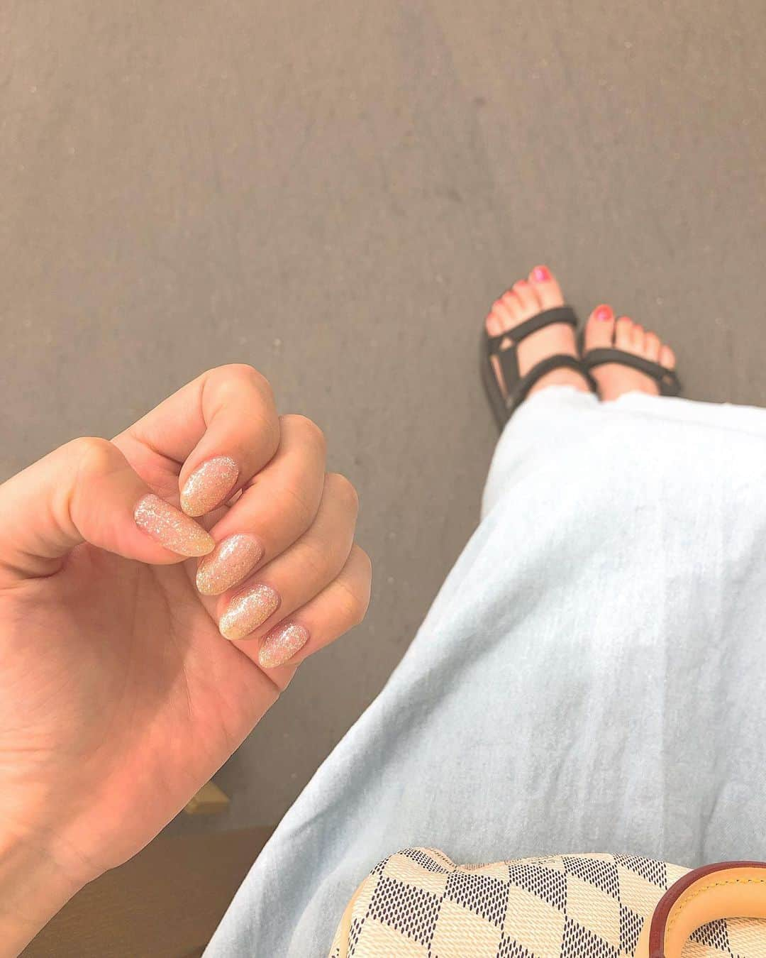 武田奈也さんのインスタグラム写真 - (武田奈也Instagram)「nail. キラキラー🤩💖 今日暑くて溶けてた🤪 夏到来ですね☀️」7月28日 19時08分 - nana___takeda