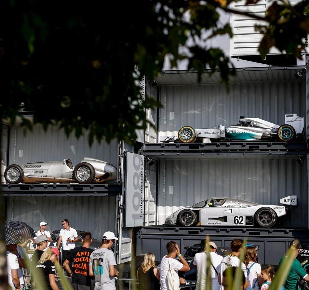 MERCEDES AMG PETRONASさんのインスタグラム写真 - (MERCEDES AMG PETRONASInstagram)「What a collection! 😍😍😍 Get yourself down to the @mercedesbenz Stand and check them out for yourself!! Tell us your favourite classic Mercedes... 👇 • #MercedesAMGF1 #MercedesBenz #F1 #Motorsport125 #MBclassic #PETRONASmotorsports #GermanGP」7月28日 19時00分 - mercedesamgf1