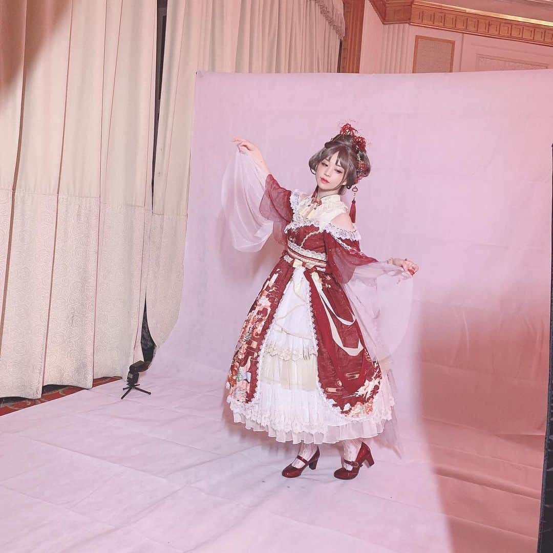 深澤翠さんのインスタグラム写真 - (深澤翠Instagram)「華ロリやっぱ好きだなぁ  安ちゃんの動画ほんと可愛くてとろける♡ 党妹ちゃんもめっちゃ可愛かったよ♡ みーちゃんとは上海でお別れ😭  #lolitafashion」7月28日 19時05分 - midorifukasawa
