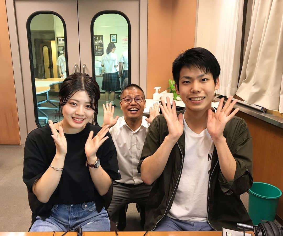 のインスタグラム：「今日のハイスクールニュースのコーナーでは、鹿児島国際大学のオープンキャンパスについて紹介😆！！2回目は8/4開催✨夏休み中の高校生のみんな、是非参加してみては⁇楽しいこと間違いなし🌟 #tegeh #鹿児島国際大学 #オープンキャンパス」