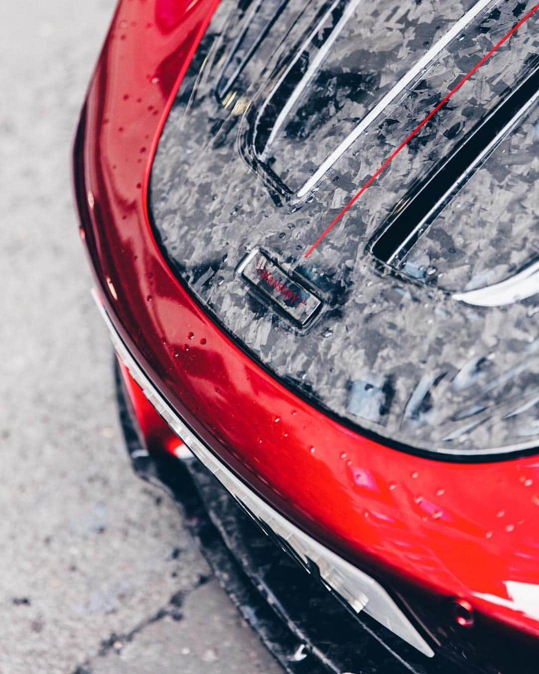 @LONDON | TAG #THISISLONDONさんのインスタグラム写真 - (@LONDON | TAG #THISISLONDONInstagram)「@masterkrishan with #ASundayCarPic in #Mayfair featuring @LondonMclaren #720S owned by @ChrisEubankJr and customised by @Mansory inc marbled carbon fibre@and power up to 755bhp! 😱🚗💨 Let us know what you think below! Yes or no?! 👇🏼👇🏼👇🏼 // #thisislondon #supercarsoflondon #mclaren720s #mclaren #londonlife」7月28日 19時13分 - london