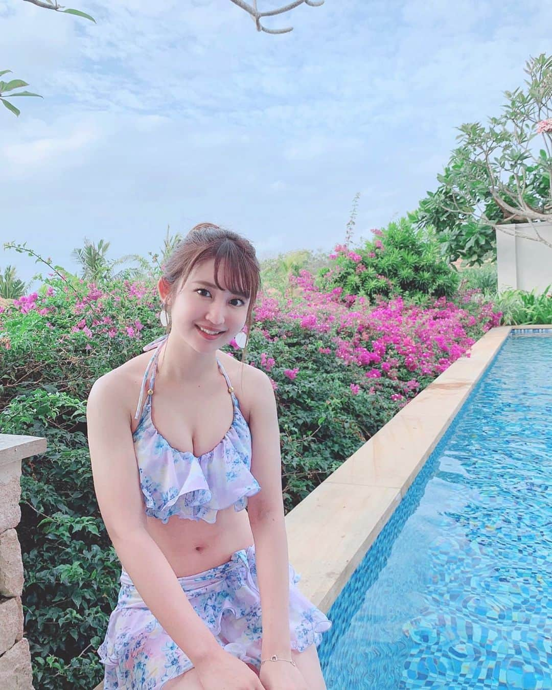 沢井里奈さんのインスタグラム写真 - (沢井里奈Instagram)「♡ . Mulia Resortのヴィラ🏝💕💕 . プール付きのお部屋なんて 贅沢すぎる。。🥺❤️ いつか泊まりたいな〜☺️💓💓 . ハネムーンとかで よく使われるみたいです💍💐 . 久しぶりに泳ぎました🧜🏻‍♀️🌸笑 . #escapetomulia #Bali #Indonesia #BaliIndonesia #shooting #travel #trip #instatravel #bikini #photographic #instagood #instagramjapan #japanesegirl #girls #プール #バリ #バリ島 #インドネシア #バリ島旅行 #女子旅 #月刊Cheek #ガルーダ航空 #水着 #夏コーデ #さわーコーデ #さわー海外 #沢井里奈」7月28日 19時13分 - sawairina