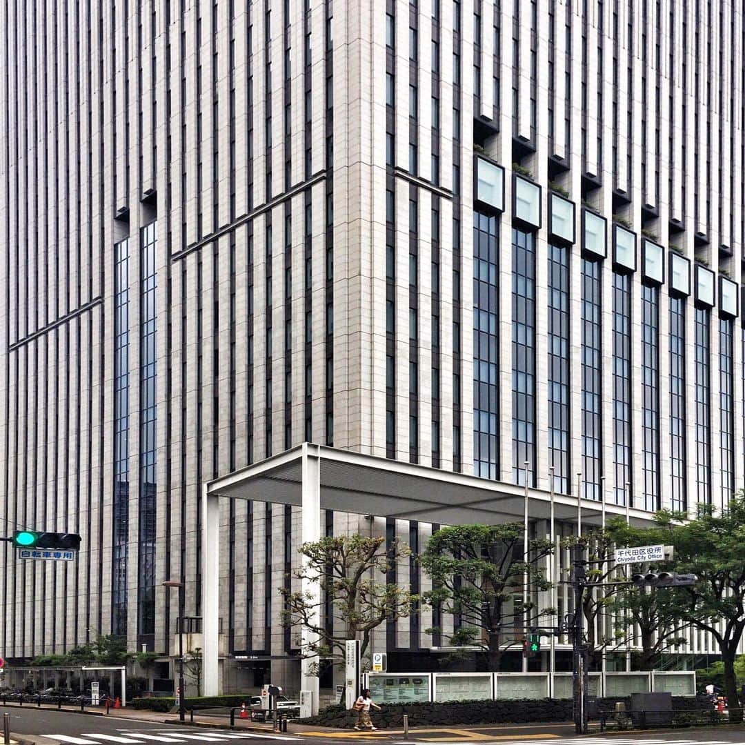 Yasuhito Shigakiのインスタグラム：「. . Chiyoda City Office . . #ザ壁部 . Tokyo, Japan.」
