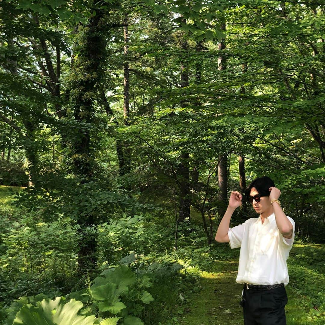 松田翔太さんのインスタグラム写真 - (松田翔太Instagram)「Lost in the woods🐺🌦 #フジロックではない森」7月28日 19時33分 - shota_matsuda