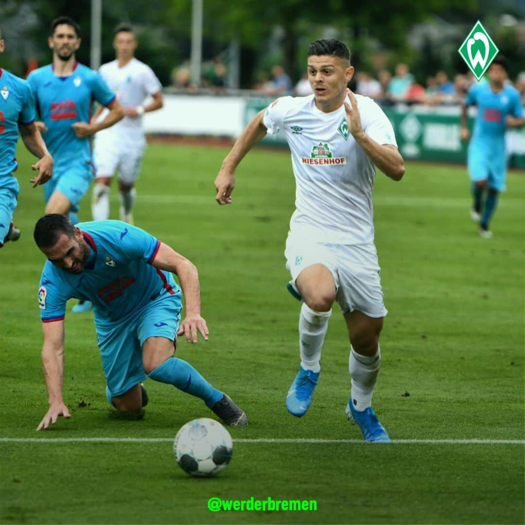 ヴェルダー・ブレーメンさんのインスタグラム写真 - (ヴェルダー・ブレーメンInstagram)「4:0 gegen SDEibar!💪🏼💚 Starker Auftritt, Männer! _______ #werder #bremen #svw #svwsde #Grassau #Trainingslager #Testspiel #preseason #Rashica」7月28日 19時57分 - werderbremen