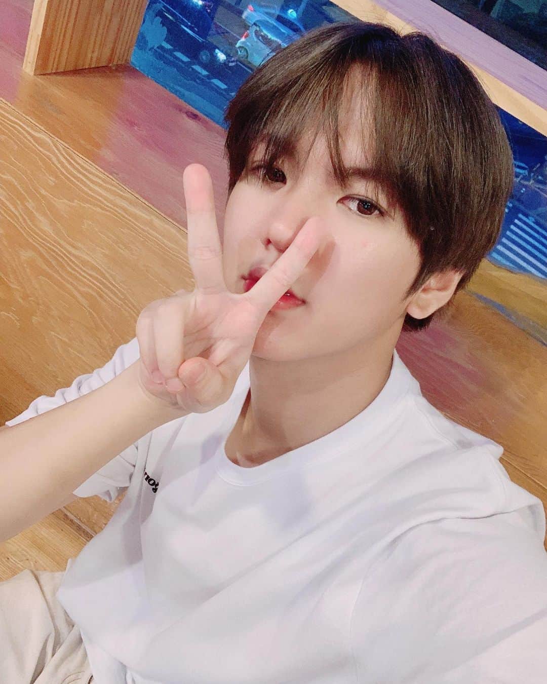 UP10TIONさんのインスタグラム写真 - (UP10TIONInstagram)「🌘☔️😌 #업텐션 #UP10TION #환희 #멋진척🥰」7月28日 20時03分 - u10t_official