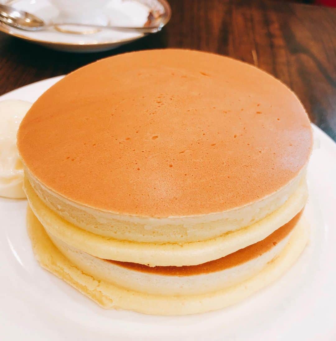 休日課長さんのインスタグラム写真 - (休日課長Instagram)「のんびり、ホットケーキ、食べに行こうよ。未来の彼女さん。大好きなお店があるんだ。  というか彼女じゃなくても連れて行きたい。この美味しさ、この幸福感は多くの人と共有したい。」7月28日 20時18分 - kyujitsu_kacho