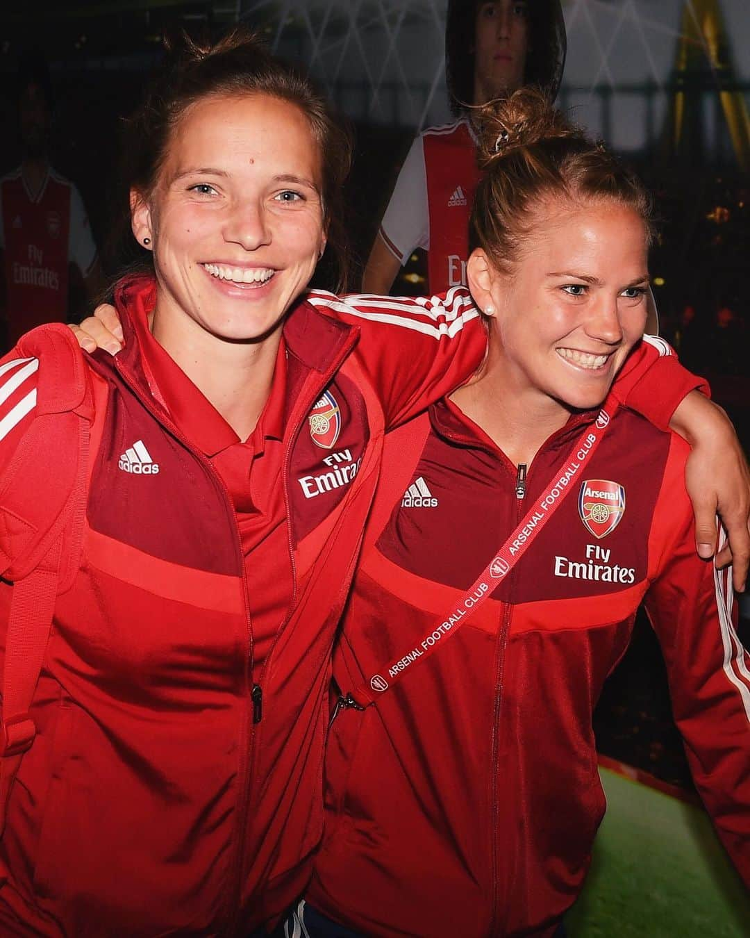 アーセナルFCさんのインスタグラム写真 - (アーセナルFCInstagram)「🏆 The @emirates cup begins now! @arsenalwfc take on Bayern Munich Women at 12:30pm, followed by Arsenal v Lyon at 15:15pm. #arsenal #emirates #emiratescup」7月28日 20時34分 - arsenal