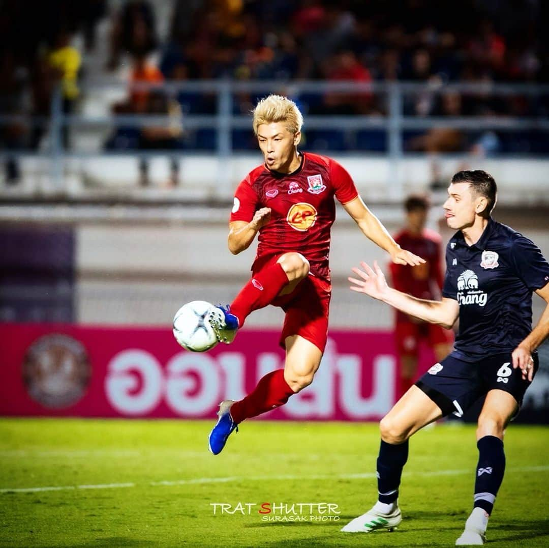 馬場悠企さんのインスタグラム写真 - (馬場悠企Instagram)「Lost yesterday but I enjoyed football.  Next win for supporters🙏🙏 こんなチャンスは滅多にないと思いピッチを駆け回り続けます‼︎ #trat #no23 #yukibamba #footballplayer #thaileague #t1 #🔴🐘 #⚽️ #faceook #instagram #followｍe」7月28日 20時41分 - yuki_bamba32