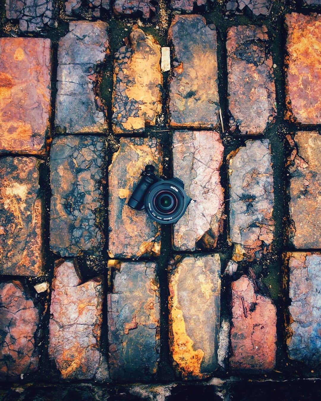 ima_ju / Jun Iのインスタグラム：「. . Burnt Stones . . #SetouchiAround . . ::」