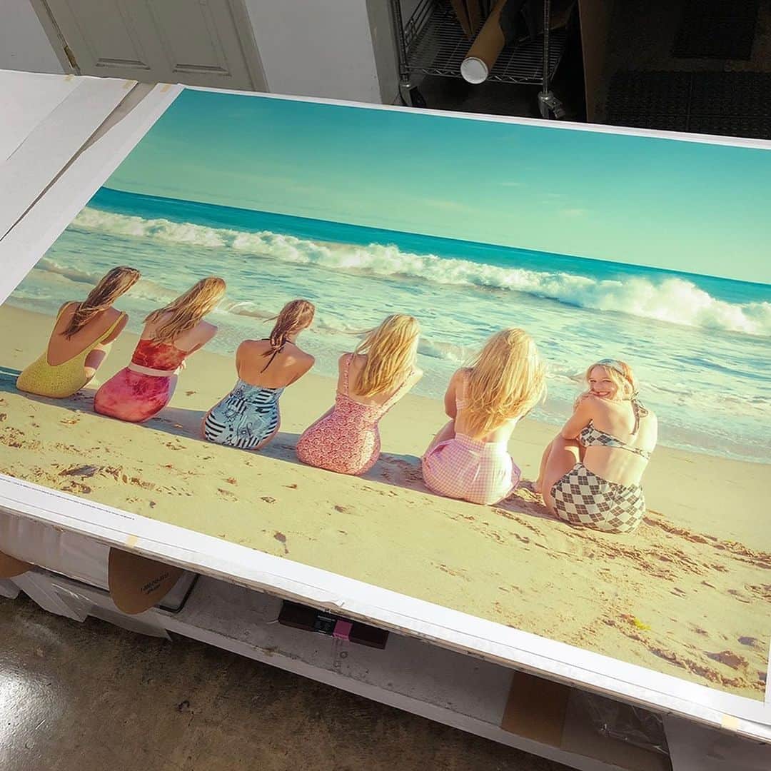 タイラー・シールズのインスタグラム：「A goal is just a dream you haven’t fulfilled yet. From the printing table to the gallery wall right to someone’s home. There is nothing quite like seeing a print in someone’s home, no feeling quite like it, although it is something I don’t often get to see but every time I do it’s special. Which one of these would you put up in your house?」