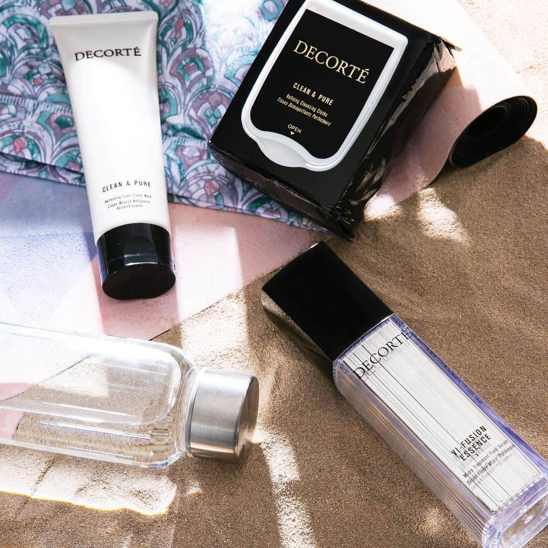 DECORTÉさんのインスタグラム写真 - (DECORTÉInstagram)「The end of your day is just the beginning of your nightly skincare regimen. Cleanse your face with DECORTÉ Clean and Pure Refreshing Foam Wash or use DECORTÉ Clean and Pure Refining Cleansing Cloths when you're traveling or in a rush. Follow-up with DECORTÉ Vi-Fusion Essence Micro-Treatment Fluid Serum. .  #Decorte #skincare #saksbeauty #saks #kose #madeinjapan #cleanser #facewash #hydration #healthyskin #cleansingcloths」7月28日 21時00分 - decortebeauty