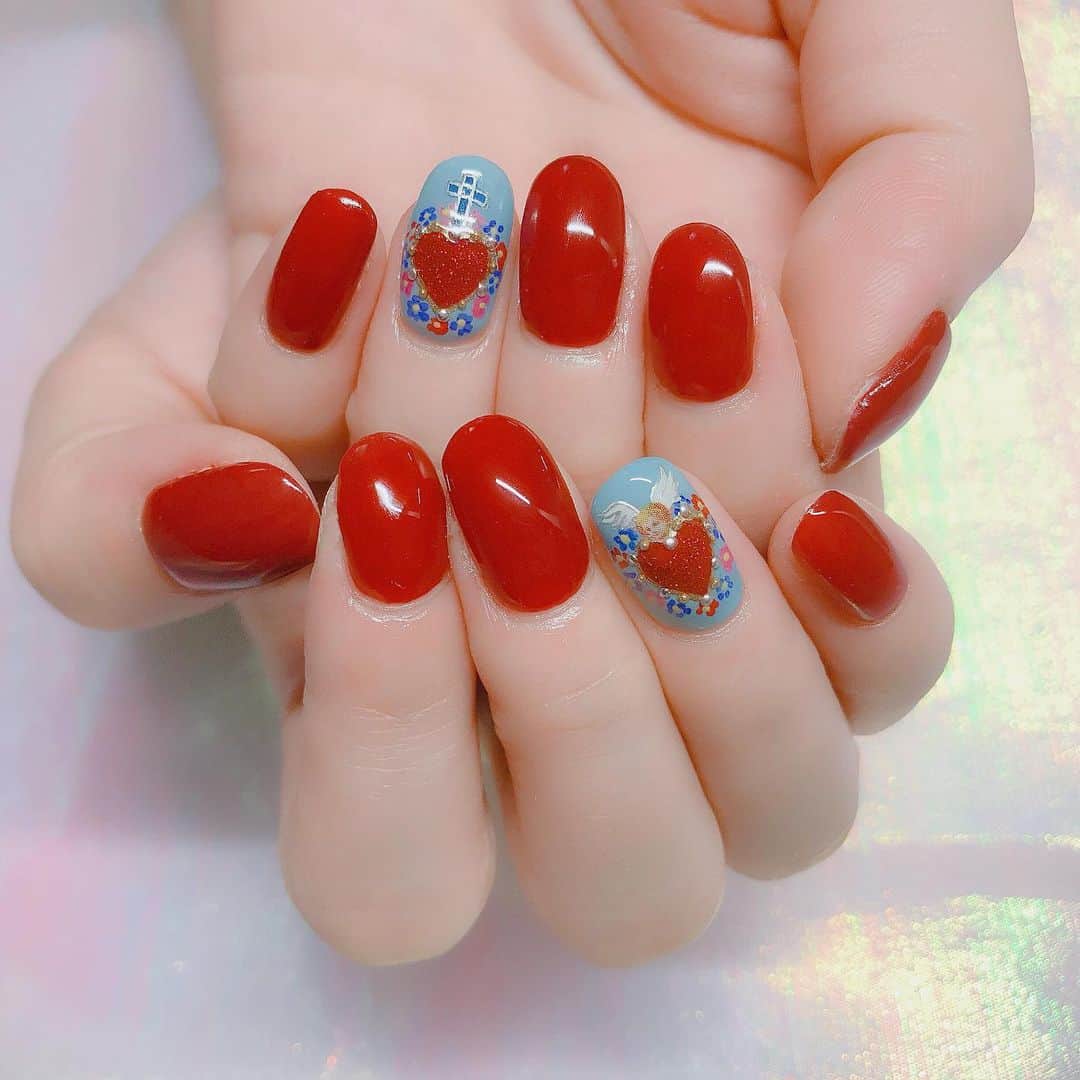 のインスタグラム：「メキシカンハート♡ #nail #nails #nailart #ネイル #美甲 #ネイルアート  #clou #nagel #ongle #ongles #unghia #japanesenailart #manucure #네일 #젤네일 #네일아트 #네일리스트 #japanesenails #manicurist #gelnails #メキシカンハート #mexicannails #rednails #きゃりー ちゃん」