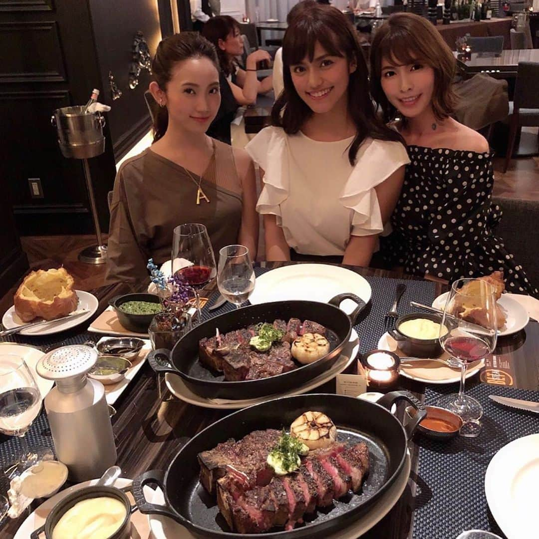 加納永美子さんのインスタグラム写真 - (加納永美子Instagram)「______________________________ #bltsteakosaka @bltsteak_tokyo 😋🍽🍷 . @minamiyuko60 さんと4人で女子会💕 . ありがとうございます❤️❤️ . . . #bltステーキ #blt #bltsteak #bltsteakosaka #ステーキ #梅田グルメ #梅田ディナー #ハービスプラザ #女子会 #デート#記念日 #followme」7月28日 21時29分 - emiko_s2