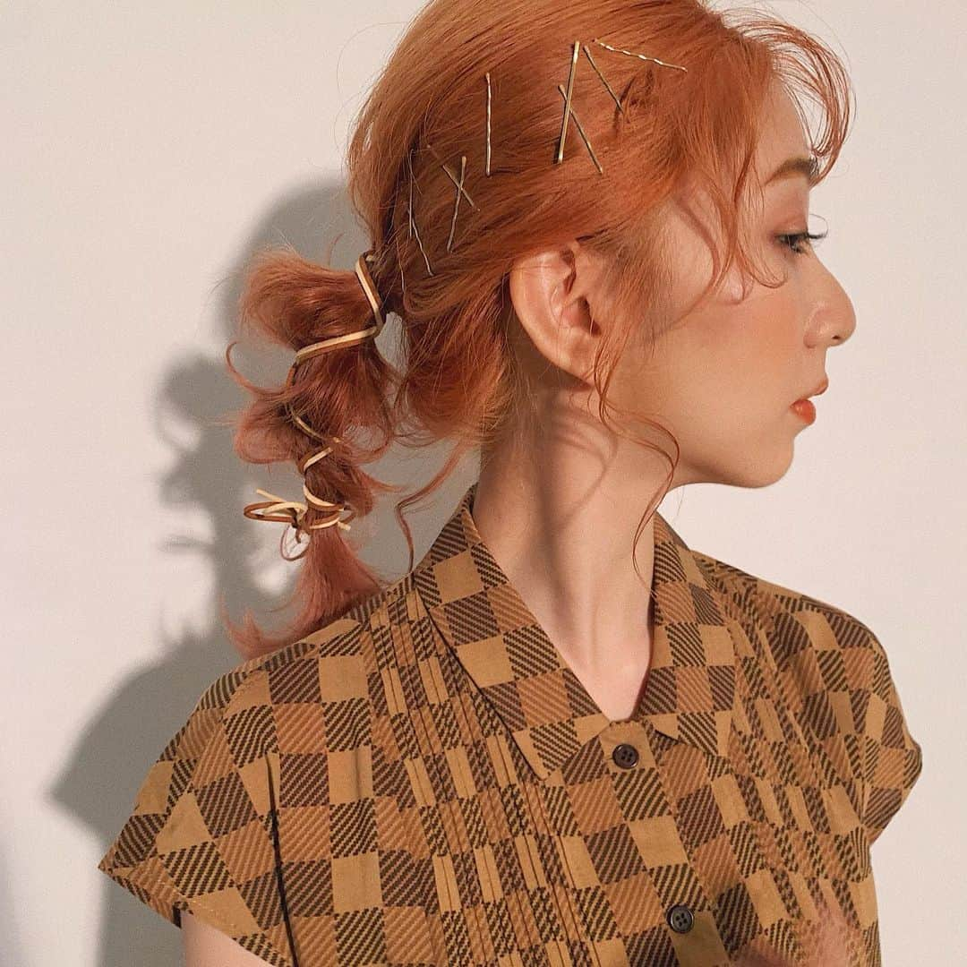 松尾 瞳さんのインスタグラム写真 - (松尾 瞳Instagram)「紐アレンジ🧵🧡 @yu_kihair . . #オレンジヘアー #紐アレンジ #オレンジメイク」7月28日 21時30分 - hitomimatsuo.09