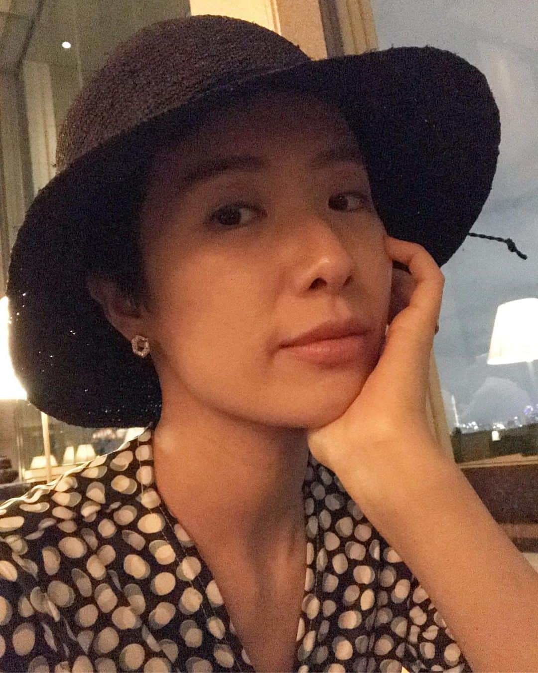 パク・キヨンのインスタグラム：「사랑하는 엄마, 이 더운 여름에 저 낳고 키우시느라 너무 고생하셨어요. 사랑해요💜  가현엄마가 되고 난 후, 생일은 엄마에 대한 감사함으로 채우는 날이 되었습니다. 사랑스럽고 귀여운 우리 엄마의 큰 딸로 태어날 수 있어 참 다행이에요...엄마 감사해요💜💜💜 #생일은 #엄마와함께💜」