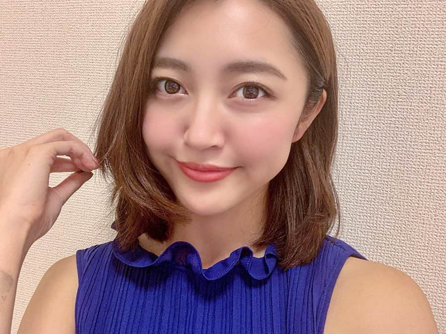 柳田菜月さんのインスタグラム写真 - (柳田菜月Instagram)「. 新しくスキンケアに仲間入り🍊 高濃度ビタミンC配合の化粧水「シーバムコントロールVCローションⅡ」 成分にこだわっていて肌に負担のないように香料、着色料不使用の無添加美容化粧水なので安心して使えるのもいいところ😂❣️ . この時期は紫外線対策として美白にもこだわりたいのでビタミン配合はかなり助かる！！ 化粧水前の導入液として使用していて、浸透もよくなるのでこれからどんどん愛用していきたい😍 今年の夏は美白と綺麗な肌を目指して頑張りたいな🥺 . #プリモディーネ #プリモディーネVC #VCローション #ビタミンC誘導体 #スキンケア #美白ケア」7月28日 21時39分 - natsuki.3190