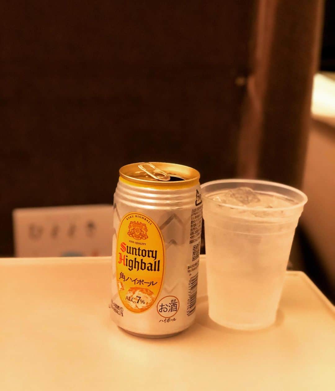 鈴木央紹のインスタグラム：「日帰り大阪出張でした。 #居酒屋新幹線 #氷は無料」