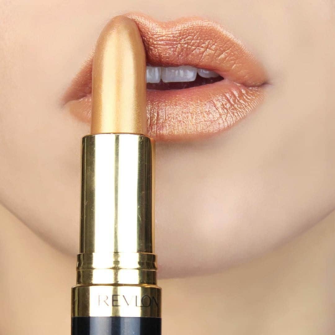 Revlonさんのインスタグラム写真 - (RevlonInstagram)「Comin’ in bold 🏆 @benimelim wears #SuperLustrous Lipstick in Gold Goddess . Want to see your pout on the #Revlon feed? Tag us and #LipPics in your up-close lip pic for a chance to see it reposted.」7月28日 22時00分 - revlon