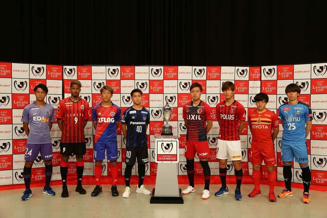 のインスタグラム：「ルヴァンカップのオープンドローに行ってきました。 皆さんとこういったイベントが出来てとても良い経験になりました😊  #ルヴァンカップ #オープンドロー  #浦和レッズ #サンフレッチェ広島  #コンサドーレ札幌 #fc東京  #ガンバ大阪 #鹿島アントラーズ  #名古屋グランパス #川崎フロンターレ #ヤマザキビスケット」