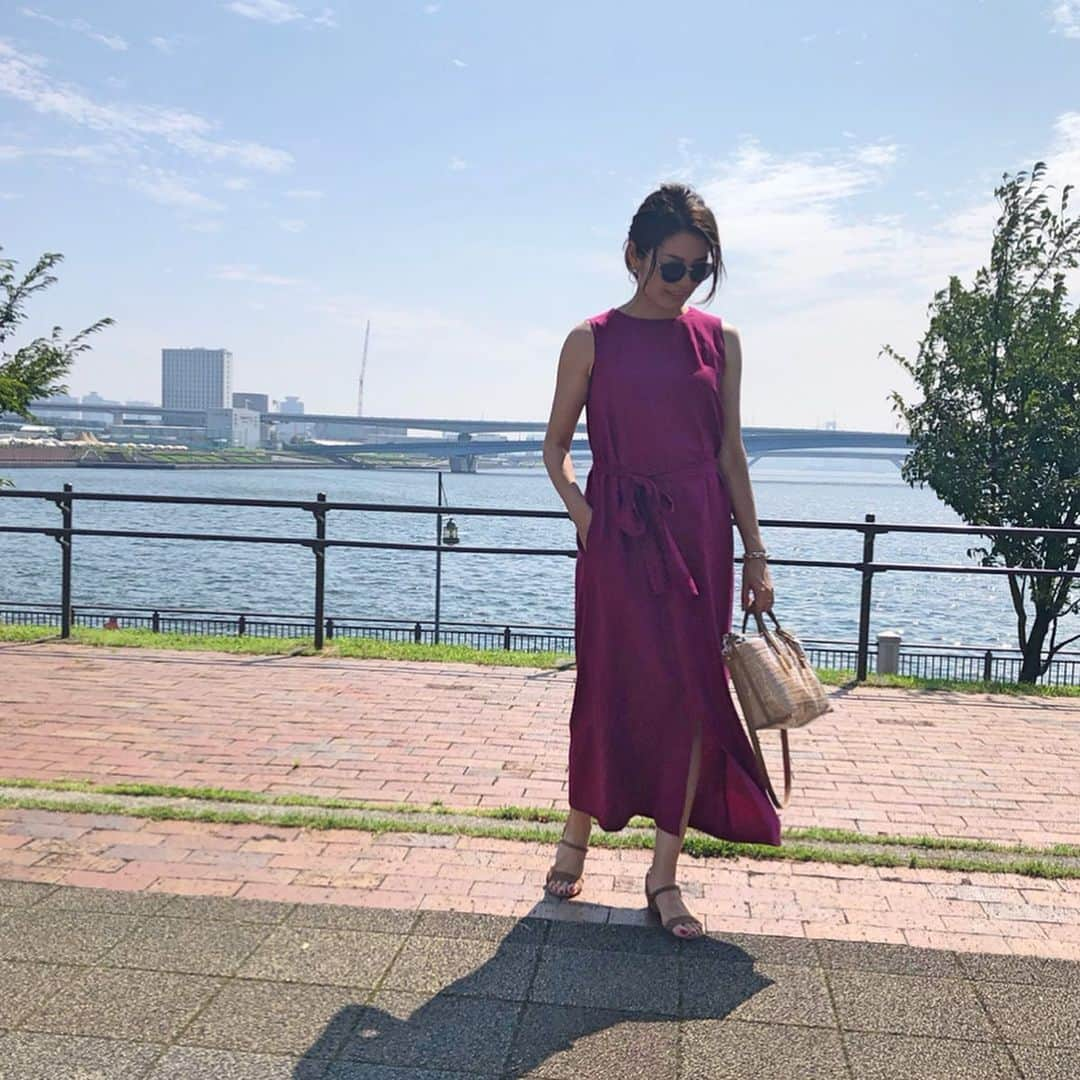 清水愛さんのインスタグラム写真 - (清水愛Instagram)「#週末のお出かけコーデ . . 暑い日にはワンピース👗 バッグはストーリーズにもアップした @enfas_official 💕 新たにgetした#cecilysmallshoulder は肩がけ出来て2歳の抱っこちゃん👧🏻とのお出かけにも最適✨✨ . . #outfit #ootd #fashion #greenlabelrelaxing #corsoroma #今日のコーデ #コーディネート #ママコーデ #ママファッション #グリーンレーベルリラクシング #ワンピース #enfas #enfasbag #morrow #勝手にpr （笑）」7月28日 22時09分 - aismz0218