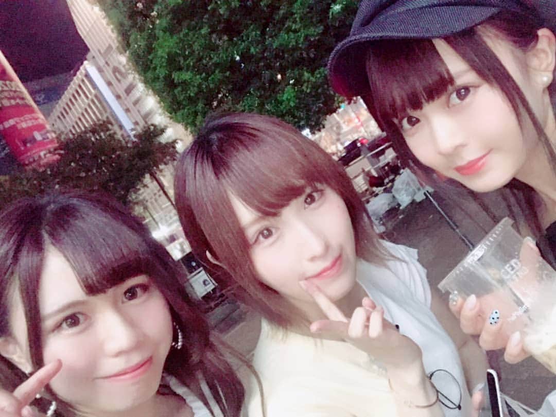 小田桐奈々さんのインスタグラム写真 - (小田桐奈々Instagram)「前回の投稿でのせ忘れちゃったから…﻿ 素敵な素敵な夜でした🌃✨﻿ ﻿ ケータリングにあった﻿ #バタフライピー のドリンクも﻿ とっても美味しかった🤭﻿ ﻿ #サイリウムもらった﻿よ #舞花バースデーライブ﻿ #バタフライピーソーダ﻿」7月28日 22時15分 - odagirinana