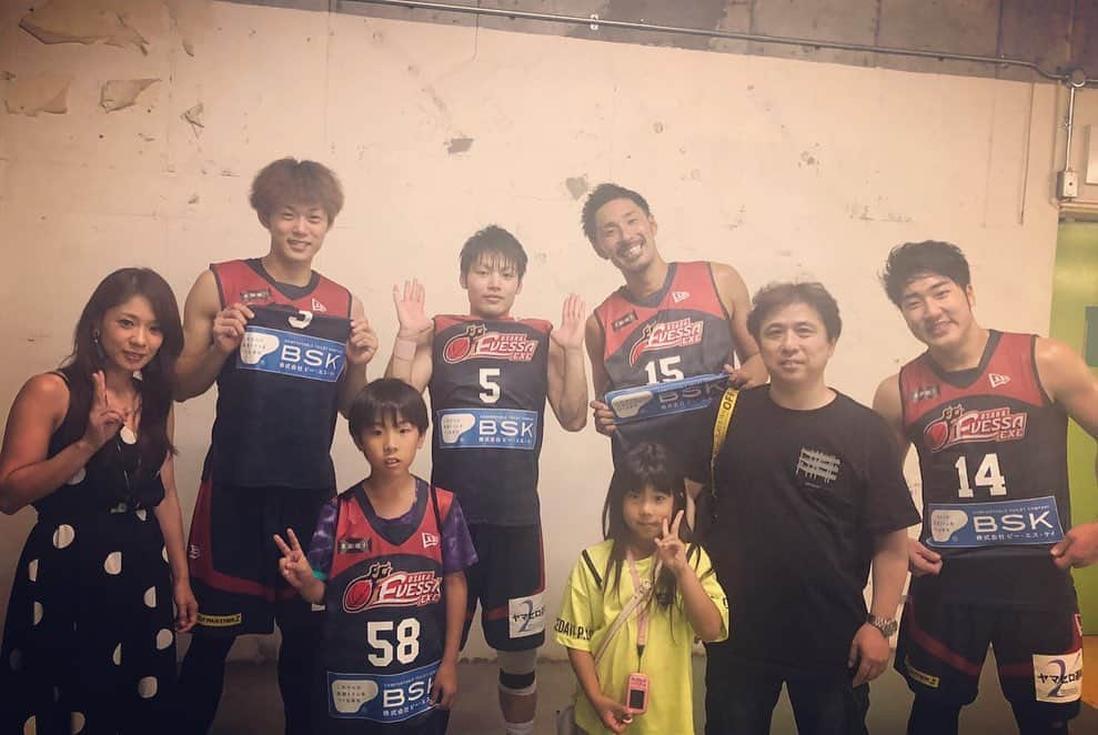 藤高宗一郎さんのインスタグラム写真 - (藤高宗一郎Instagram)「今日は応援ありがとうございました！ 神戸ということでエヴェッサブースターの皆様、ファンの皆様、スポンサーの皆様が応援に駆け付けてくれ、ホームゲームかのような雰囲気で試合する事が出来ました！！ 期待に応えることが出来ず悔しいですが、次こそは優勝出来るよう頑張ります！ ありがとうございました！ ps.キノさんとマッチアップ出来て嬉しかったです✨ またよろしくお願いします！ #3x3 #3x3exe  #大阪エヴェッサ #evessaexe」7月28日 22時30分 - ssou3