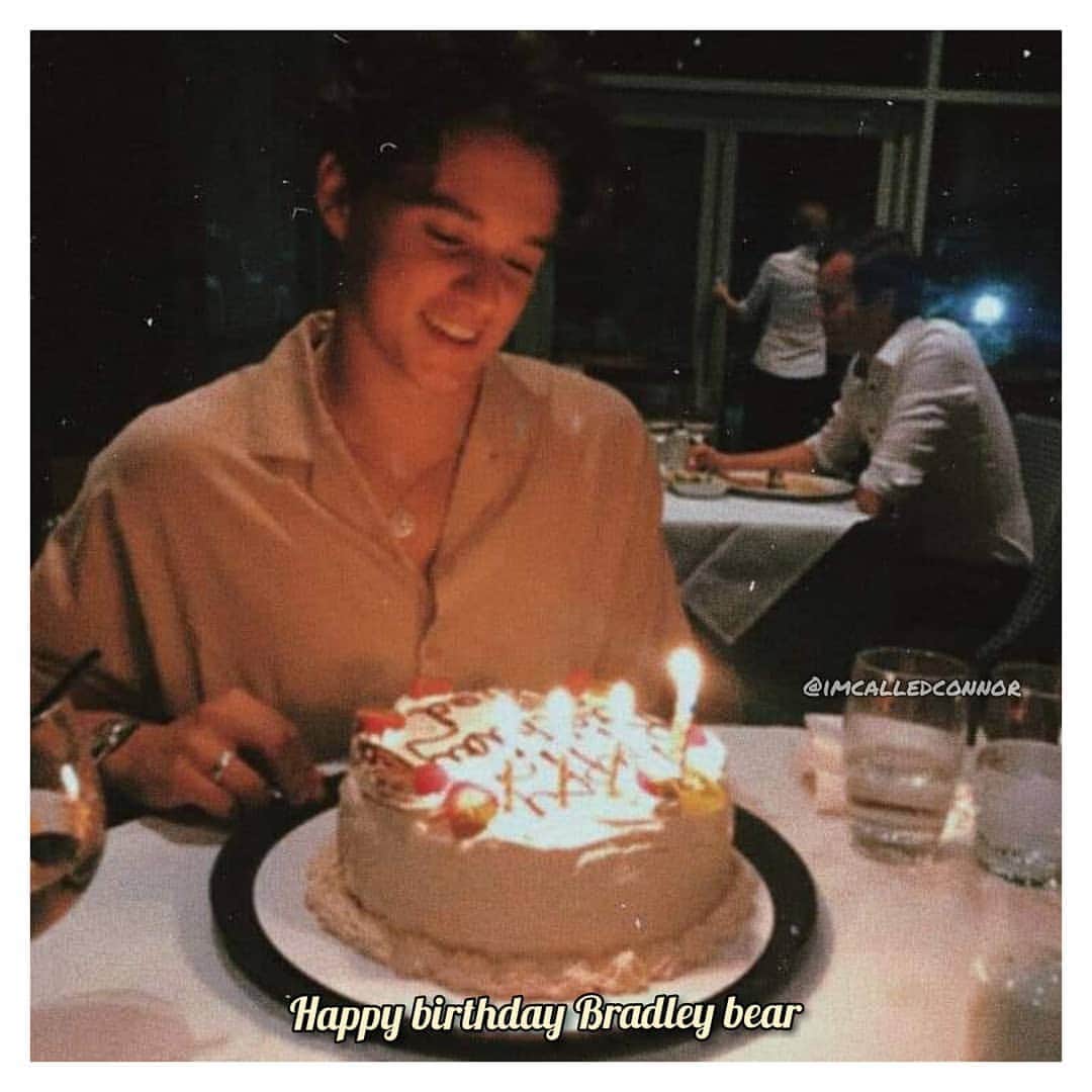 コナー・ボールのインスタグラム：「Happy birthday BraddyBoi 😭❣ It is another year I am still in this fandom and posting a birthday post for you 💌 Thanks for being an important role in my life, helping me to get through those shitty time and being so inspirational. You are truly a sweet angel on earth and I can't ask for more. IF MAGIC IS REAL PLSSS BRING ME TO SINGAPORE SO I CAN GO TO THE COLISEUM AND MEET YOU GUYS AGAIN 😭 I hope you have a great day. Love you so sooo much x 💝 @bradleywillsimpson」