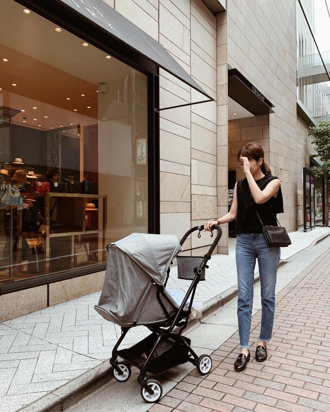 Shokoさんのインスタグラム写真 - (ShokoInstagram)「＊Culture＊ First time back home in Japan with the baby, I was very excited to be able to catch up with friends and fam. ・ Also missed the food so I went to some of my favorite places and surprisingly they were baby friendly! I will post a few on Story tomorrow! ・ One thing I really miss about Japan is the level of service when we go to restaurants. Also another thing I forgot about after being away from Japan for so long is that we have a lot of earthquakes. ・ Today I woke up in the middle of the night because of the quake and immediately I thought of our baby’s safety.」7月28日 22時36分 - simplytokyo