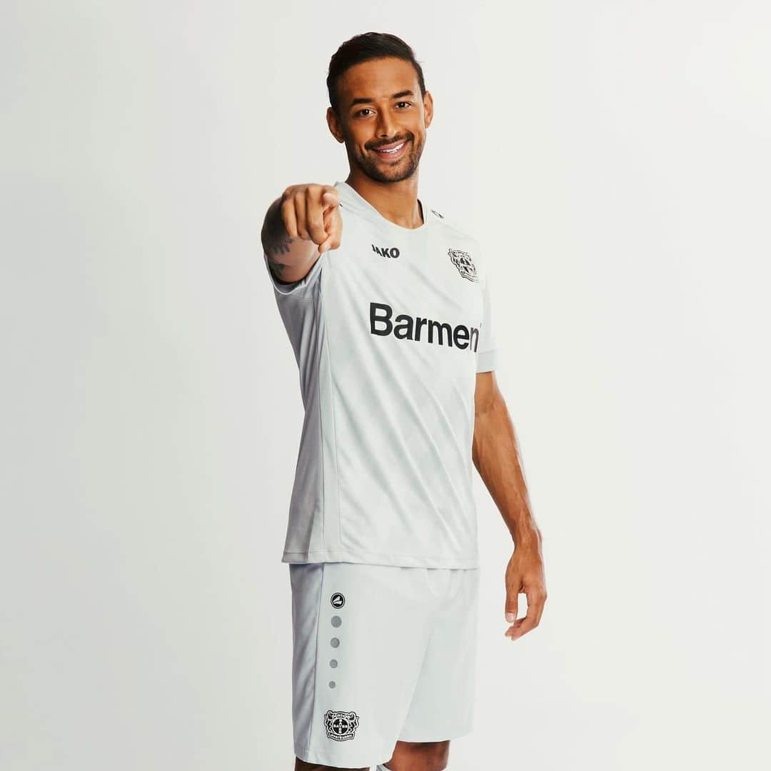 カリム・ベララビのインスタグラム：「New jerseys 19/20 🔥🔥🔥 @bayer04fussball」
