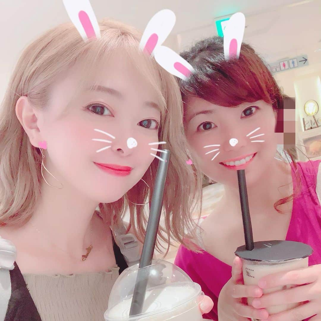 榎本温子さんのインスタグラム写真 - (榎本温子Instagram)「やっとコンマティーいけたー！チーズティーにしてみましたぞ😊オリジナルティーが華やかなお味で次はストレートティーにしてみようかな！ハニータピオカ気になったけど普通タピにしましたとさ。また行こっと！ #池袋カフェ #コンマティー #ikebukurocafe #tokyocafe #タピ活 #タピスタ #bubbletea」7月28日 22時49分 - atsuko_bewe