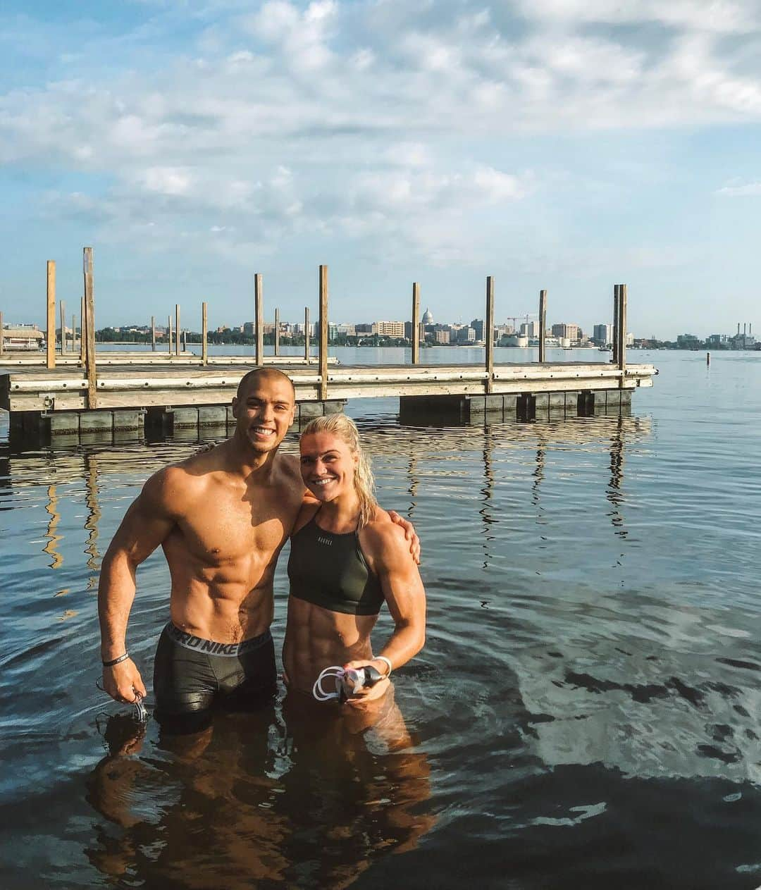 Katrin Tanja Davidsdottirさんのインスタグラム写真 - (Katrin Tanja DavidsdottirInstagram)「These kinds of mornings with the team ☀️😍🙌🏼💛🐠 (We missed ya @brookewellss)」7月28日 22時51分 - katrintanja