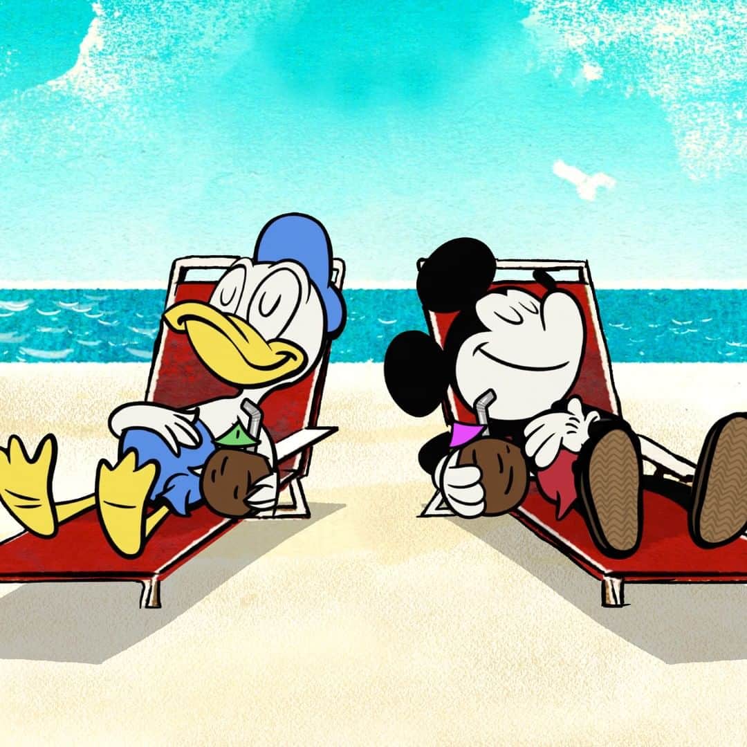 ミッキーマウスさんのインスタグラム写真 - (ミッキーマウスInstagram)「Here’s to warm rays and beach days! 🏖️☀️」7月28日 23時00分 - mickeymouse