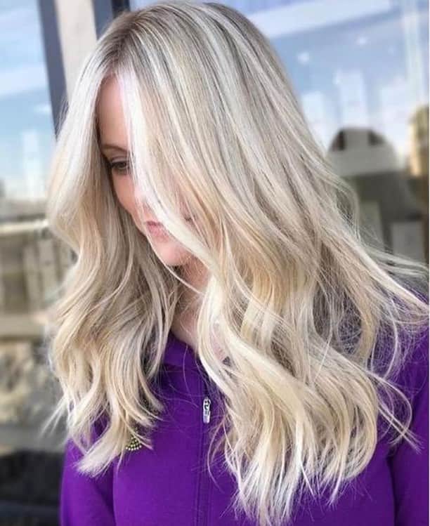 CosmoProf Beautyさんのインスタグラム写真 - (CosmoProf BeautyInstagram)「Not a regular blonde, a cool blonde❄😉⁣ ⁣ #CosmoPro @kathynunezhair used @kadusprousa Blondes Unlimited Lightener + 10V toner to create this blonde beauty💛⁣ ⁣ Find the #Kadus products you need to create beautiful blondes at #cosmoprofbeauty where you are #licensedtocreate⁣ ⁣ #repost #kadusprofessional #blondehair #blondespecialist #coolblonde #platinumblonde」7月28日 23時07分 - cosmoprofbeauty