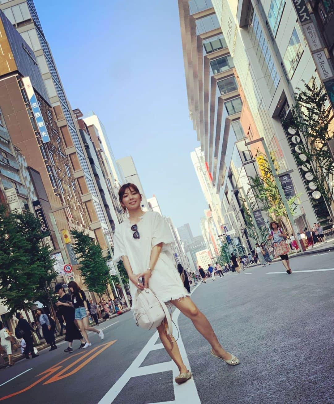 村上瑠美奈さんのインスタグラム写真 - (村上瑠美奈Instagram)「#六本木アイドルフェスティバル ありがとうございました💃 ． ホワイトコーデな日でした♡ onepiece @marques_almeida  bag @coach  shoes @givenchyofficial ． #るみな服 #ootd」7月28日 23時16分 - ruminamurakami