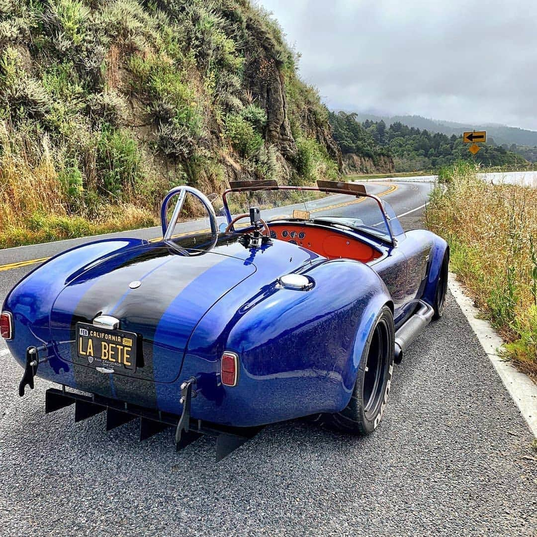 Classics Dailyさんのインスタグラム写真 - (Classics DailyInstagram)「Shelby Cobra! _ Owner | @askthierry #shelby #cobra #accobra #americanmuscle #musclecar  #classic #restomod #speed #vehicles  #cargram #carstagram #amazing_cars #fastcar #motors #engine #horsepower #musclecar #amazingcars #classicsdaily」7月28日 23時22分 - classicsdaily