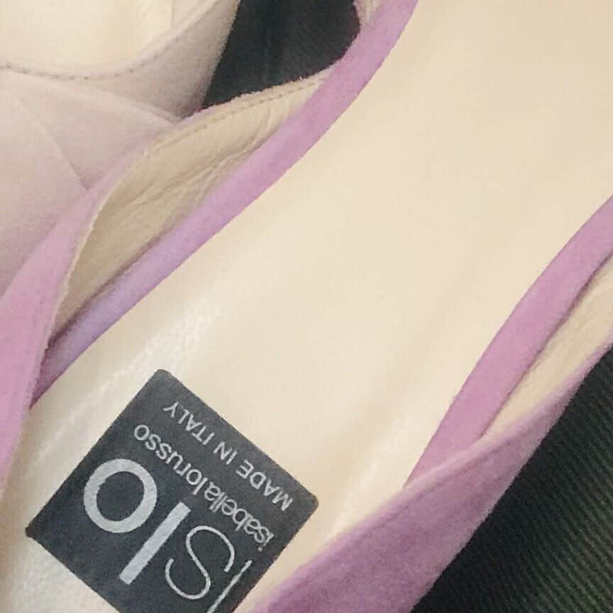 イズロさんのインスタグラム写真 - (イズロInstagram)「#islo #isloisabellalorusso #isloshoes #opentoe #suede #bow #fiocco #details #heels #tacchi #coloripastello #fashion #style #madeinitaly #sales #saldi #staytuned」7月28日 23時47分 - islo_isabellalorusso