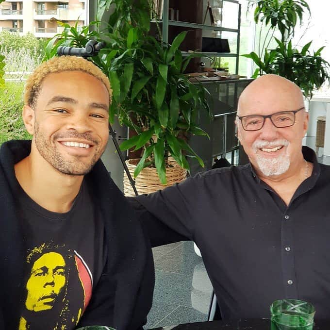 Maejorさんのインスタグラム写真 - (MaejorInstagram)「irmão de alma soul brother ❣️♥️❣️ @paulocoelho ‼️‼️‼️‼️‼️‼️‼️」7月28日 23時40分 - maejor