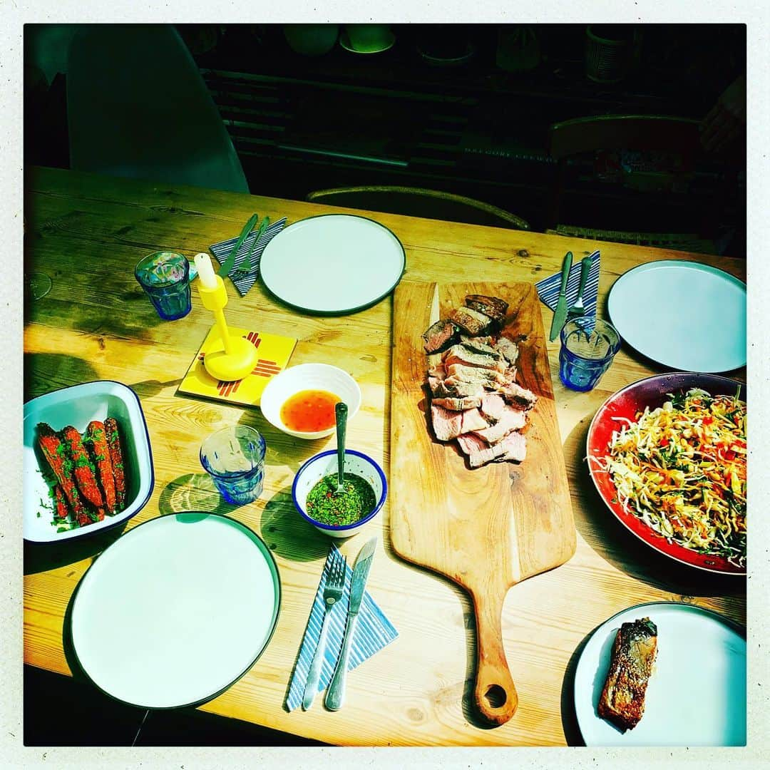 ニック・フロストさんのインスタグラム写真 - (ニック・フロストInstagram)「Great beef, papaya salad and slow roast carrots and parsley.  So lush.」7月28日 23時47分 - friedgold