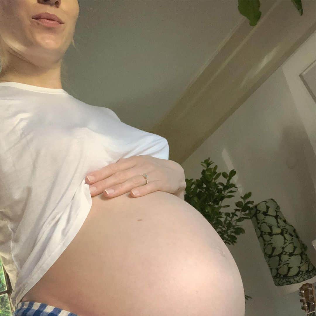のインスタグラム：「👶🏻⛰」