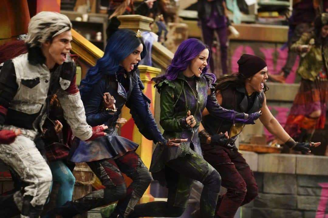 Disney Channelさんのインスタグラム写真 - (Disney ChannelInstagram)「5 days. #Descendants3」7月29日 0時00分 - disneychannel