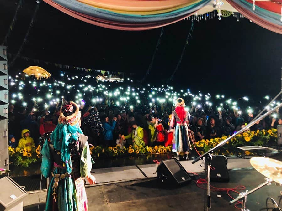 ももさんのインスタグラム写真 - (ももInstagram)「#fujirock 🌼🌷🌸🌺🌻 さいこーすぎたーフジロック 歌って踊ってたのしかったよとくべつだった 音楽がいちばんおいしいー健康だよー また来年✌️」7月29日 0時00分 - charanpo_momo