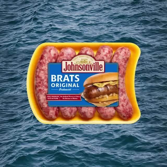 ジョンソンヴィルのインスタグラム：「"The best thing to put on a brat is your teeth." 💬 Johnsonville owner Ralph Stayer  Imagine how much sausage you could eat with 15 rows of teeth in each jaw? #SharkWeek #BetterWithSausage #YoureGonnaNeedABiggerBun 🦈🌭」