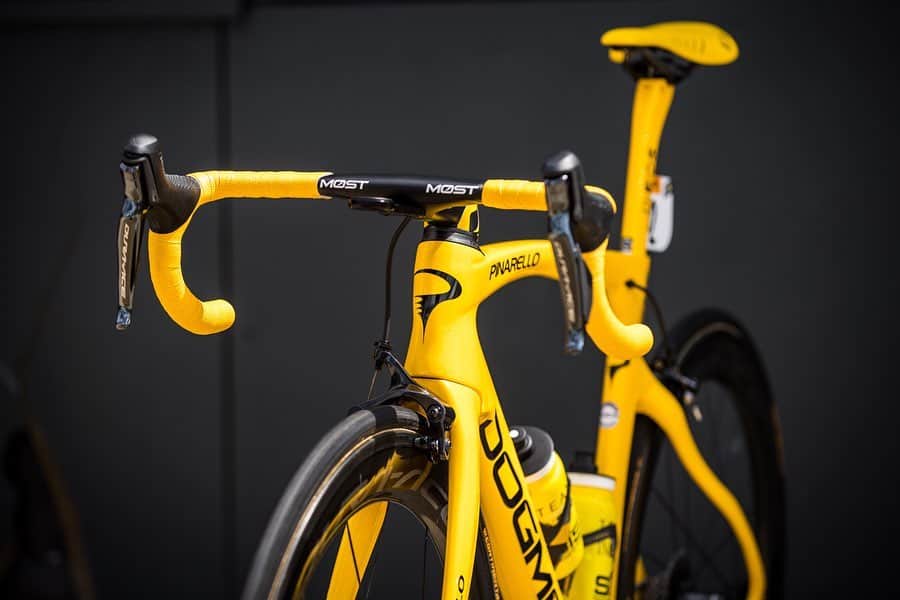 Shimanoさんのインスタグラム写真 - (ShimanoInstagram)「Not only the riders, but also the mechanics of @teamineos delivered a solid performance this @letourdefrance, topping it off with this custom build, yellow painted @pinarello_official F12 equipped with Dura-Ace R9150 Di2 and C60 wheels for champ @eganbernal! #ShimanoRoad #duraace #Di2 #TDF2019 #TourdeFrance 📷 @jorisknapen_studioknapen & @leon_van_bon」7月29日 0時08分 - rideshimano