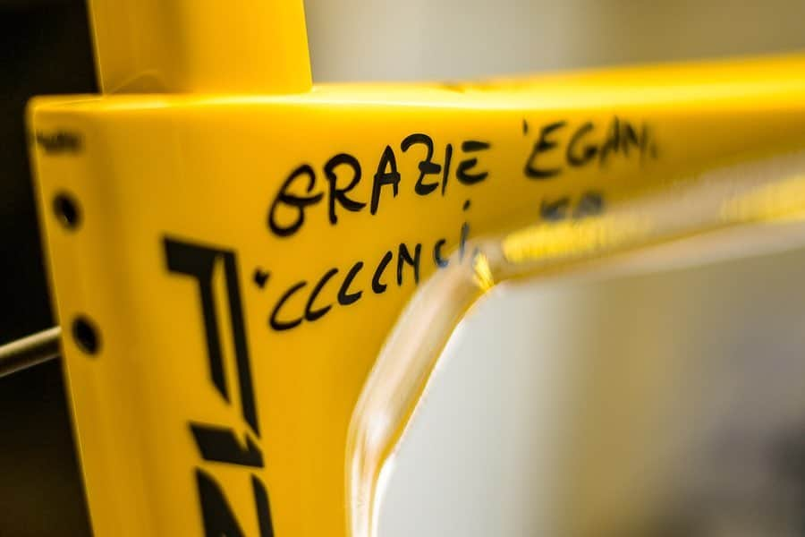 Shimanoさんのインスタグラム写真 - (ShimanoInstagram)「Not only the riders, but also the mechanics of @teamineos delivered a solid performance this @letourdefrance, topping it off with this custom build, yellow painted @pinarello_official F12 equipped with Dura-Ace R9150 Di2 and C60 wheels for champ @eganbernal! #ShimanoRoad #duraace #Di2 #TDF2019 #TourdeFrance 📷 @jorisknapen_studioknapen & @leon_van_bon」7月29日 0時08分 - rideshimano