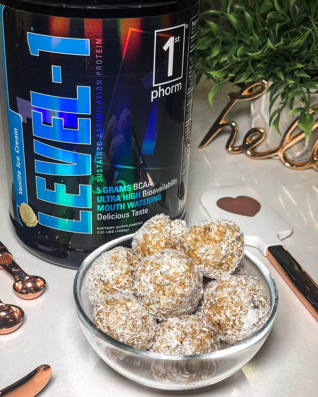 アナ・チエリさんのインスタグラム写真 - (アナ・チエリInstagram)「I made a NEW Youtube video of my favorite Protein Ball Recipes!! You gotta check it out!! Link in bio 🙌🏼🙏🏼 @1stphorm #iam1stphorm」7月29日 0時09分 - anacheri