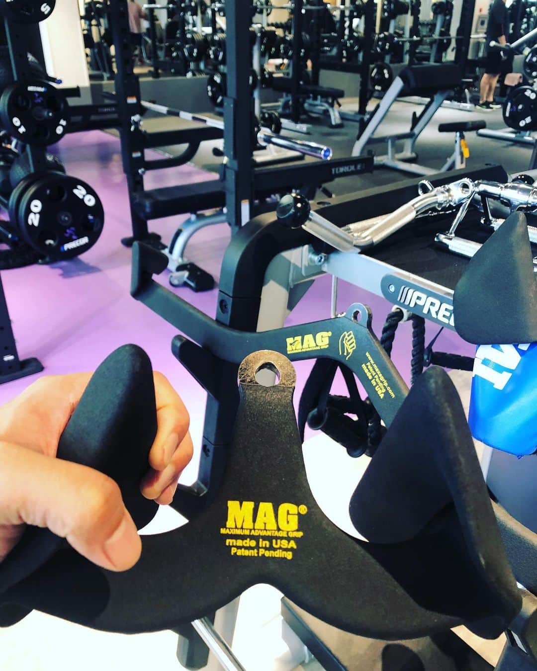 森田悠介さんのインスタグラム写真 - (森田悠介Instagram)「We also have anytime fitness even in Izumo... and they also have brandnew MAG grip! #workout #anytimefitness #gym #workingout #protein #myprotein #hmv #bcaa #amino #izumo #japan #MAGgrip #musicianslife #dayoff #筋トレ #エニタイム #出雲」7月29日 0時23分 - yusukemorita_bass